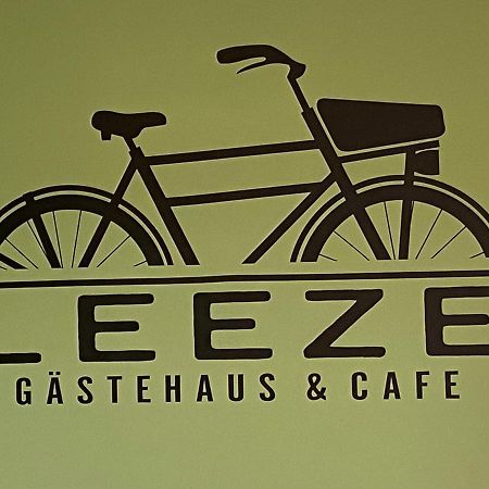 Готель Gastehaus & Cafe Leeze Бад-Дюркгайм Екстер'єр фото